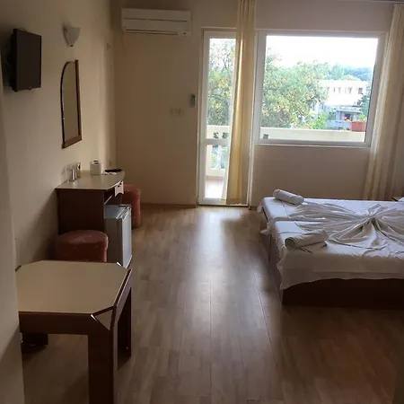 Arkadia Hotel 2*