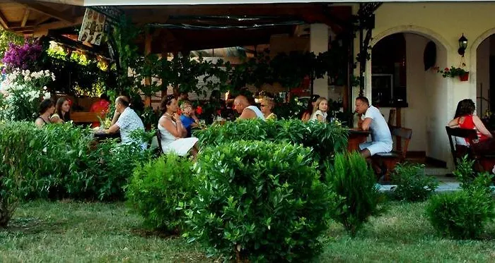 Arkadia Ξενοδοχείο 2*